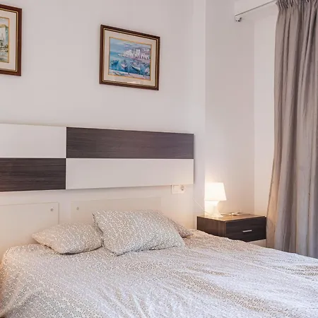 Rene Go2llolet Appartement