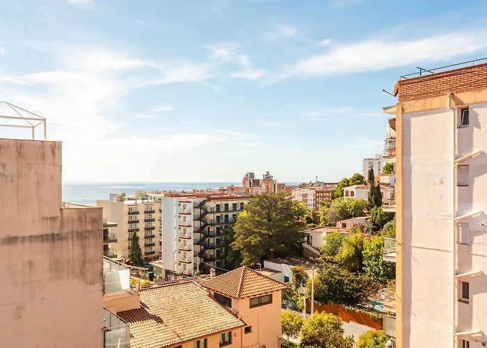Rene Go2llolet Appartement